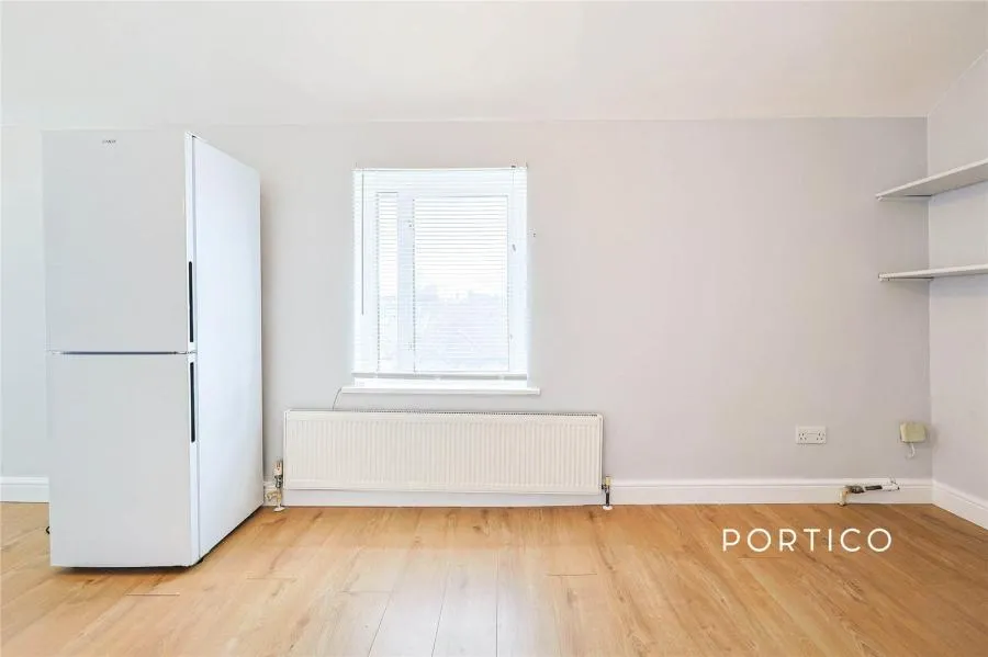 Oaklands Grove, London, W12, photo 6