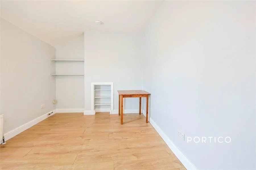 Oaklands Grove, London, W12, photo 5