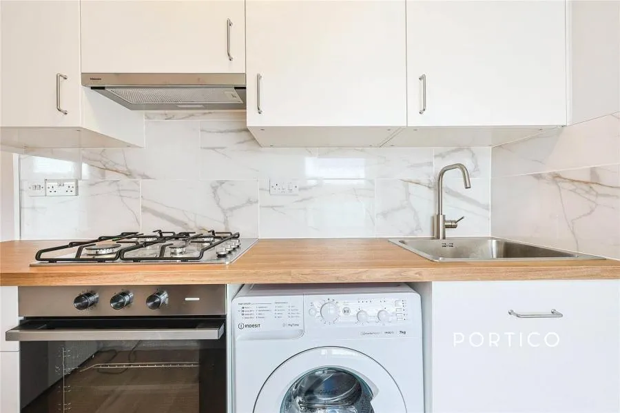 Oaklands Grove, London, W12, photo 2