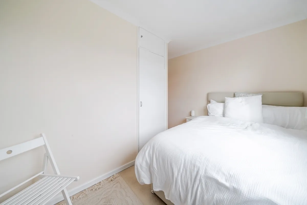 Fishersdene, Claygate KT10, photo 11