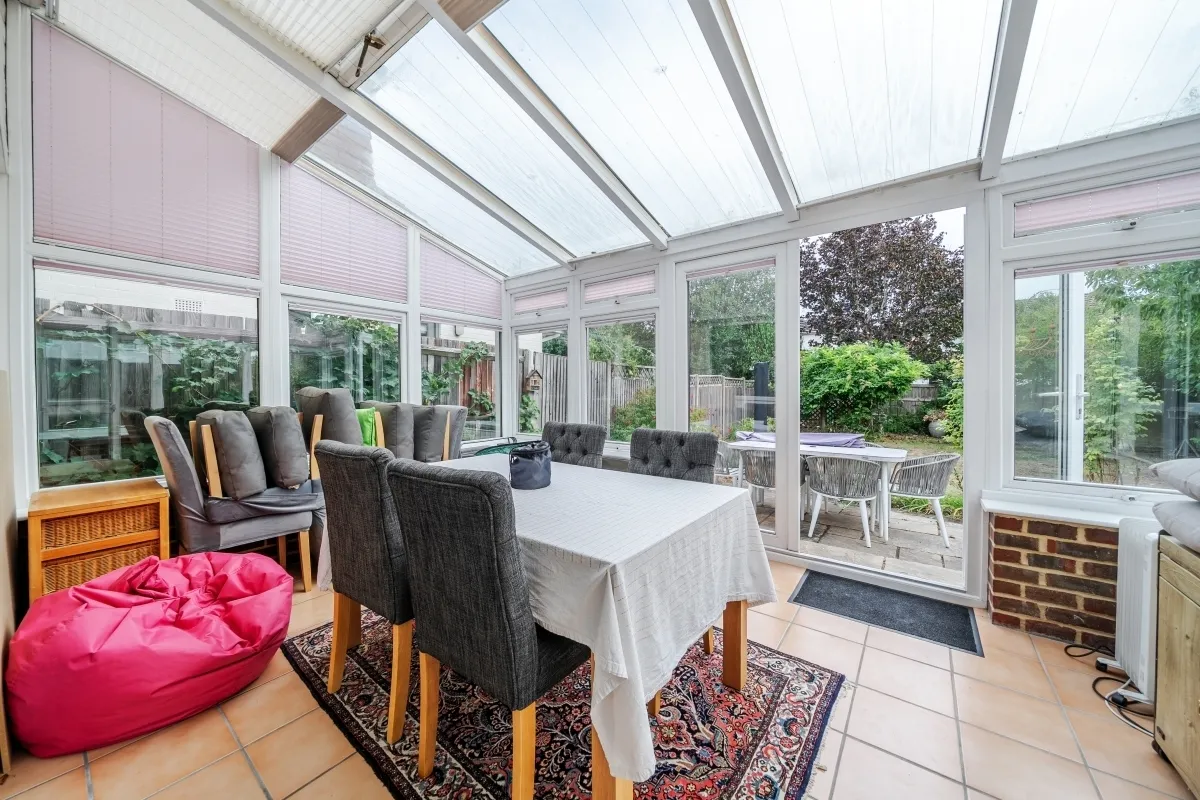 Fishersdene, Claygate KT10, photo 6