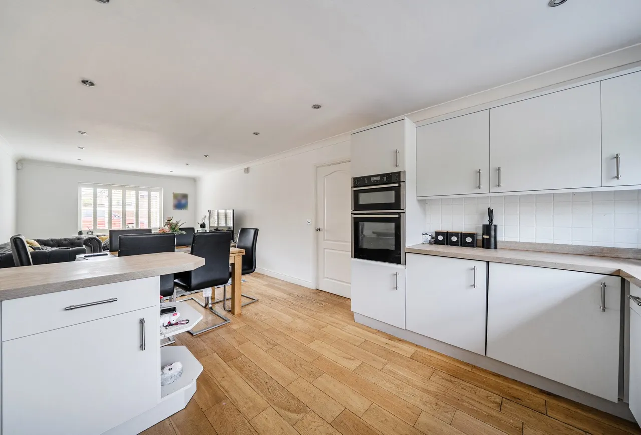 Woodmancote Vale, Gloucestershire, Woodmancote, GL52 9RJ, photo 5