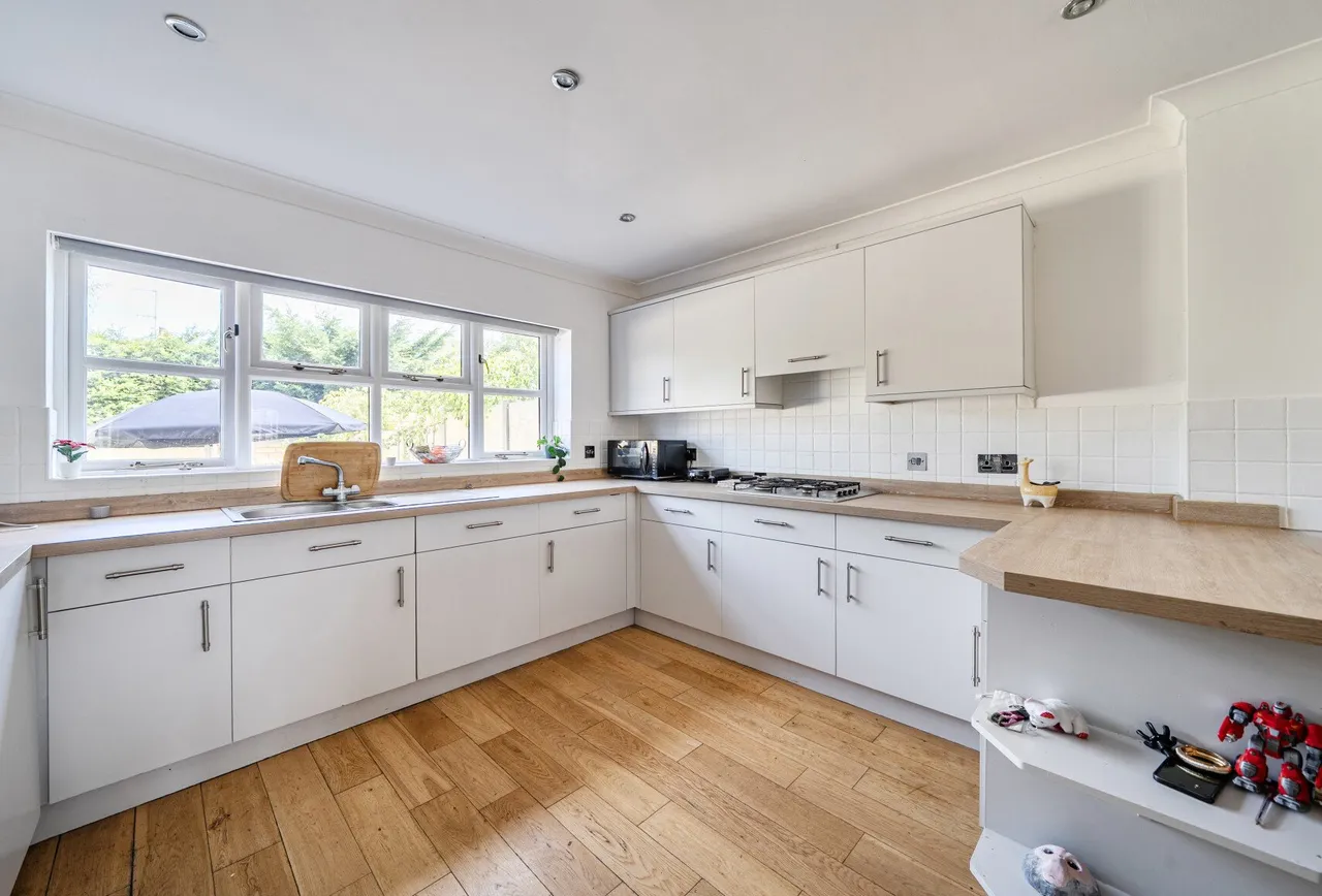 Woodmancote Vale, Gloucestershire, Woodmancote, GL52 9RJ, photo 3