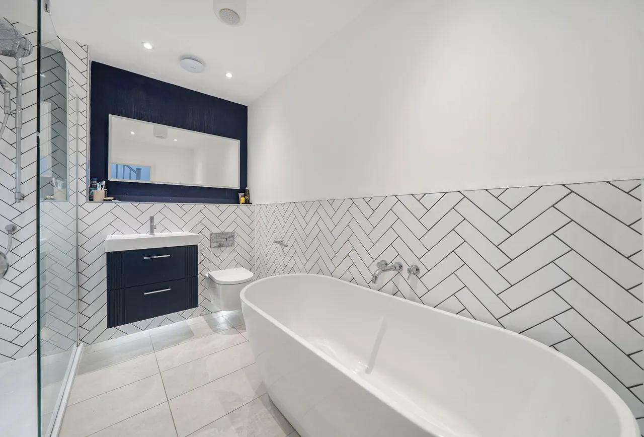 Woodmancote Vale, Gloucestershire, Woodmancote, GL52 9RJ, photo 12