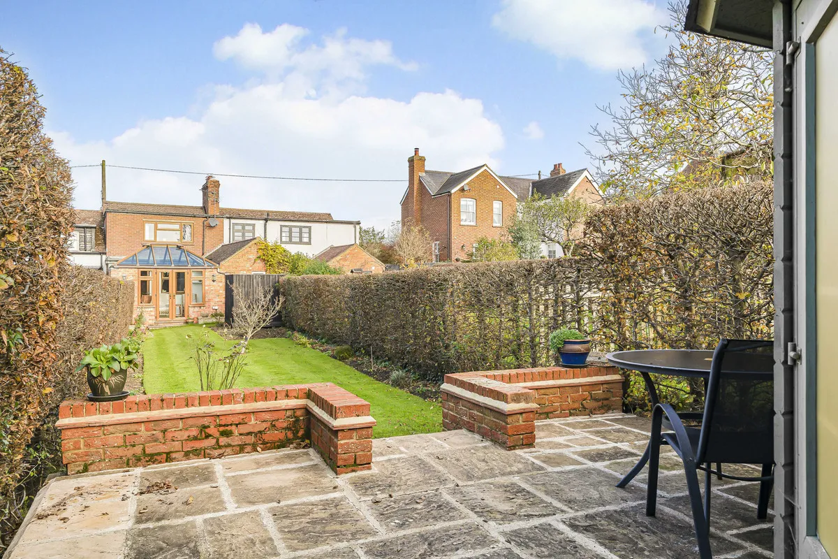 Lawn Hill, Edgcott, HP18, photo 2