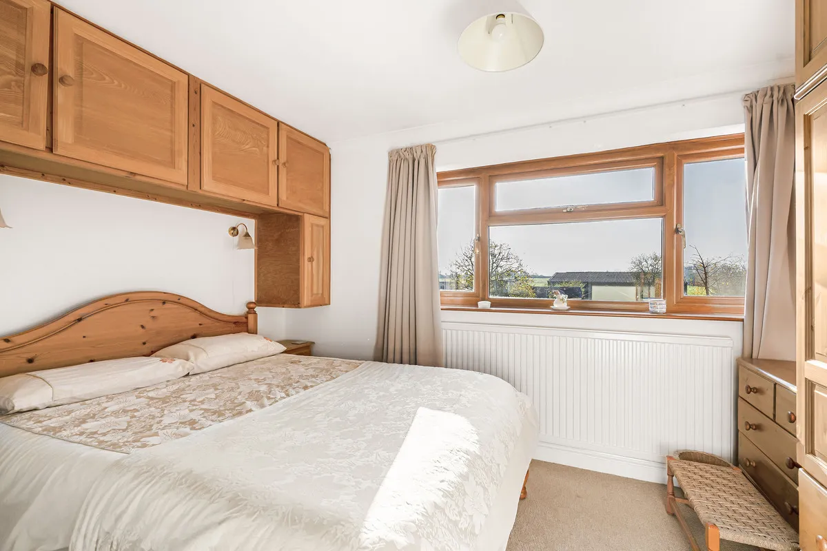 Lawn Hill, Edgcott, HP18, photo 16