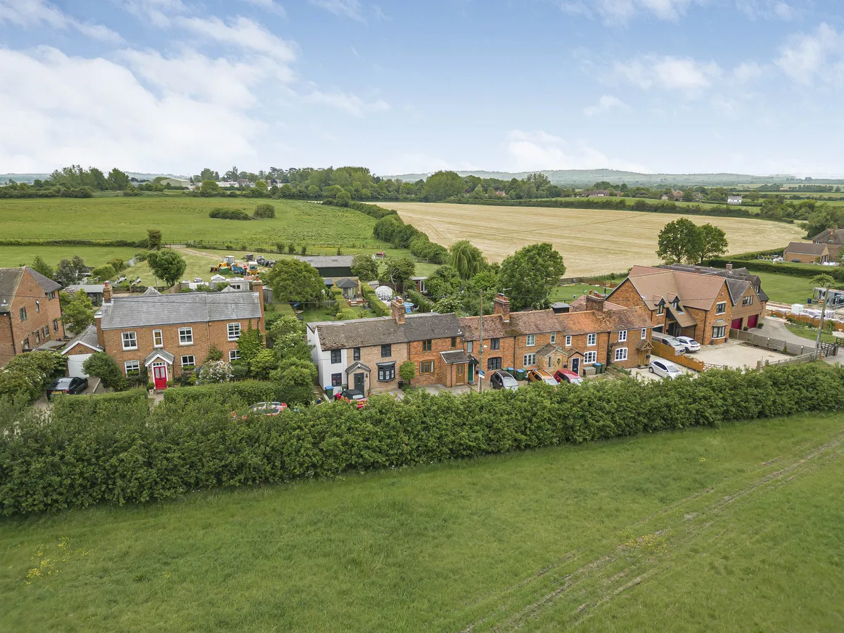 Lawn Hill, Edgcott, HP18, photo 23
