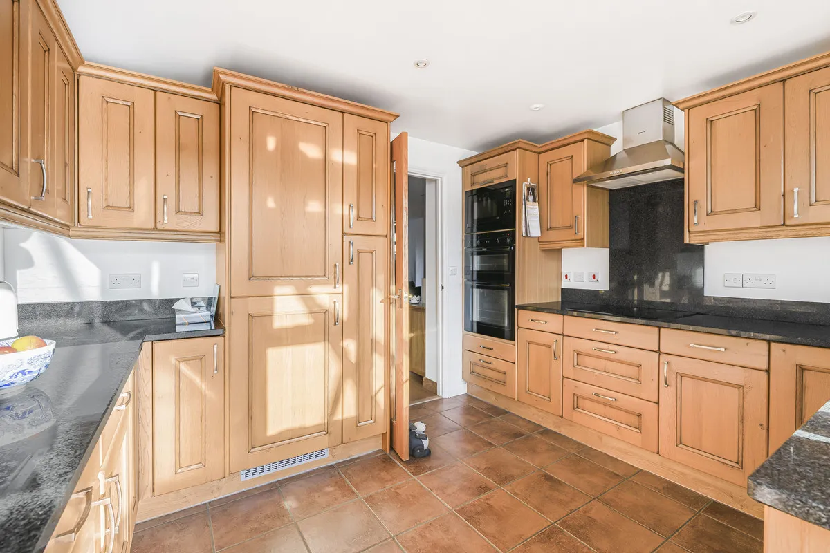Lawn Hill, Edgcott, HP18, photo 6