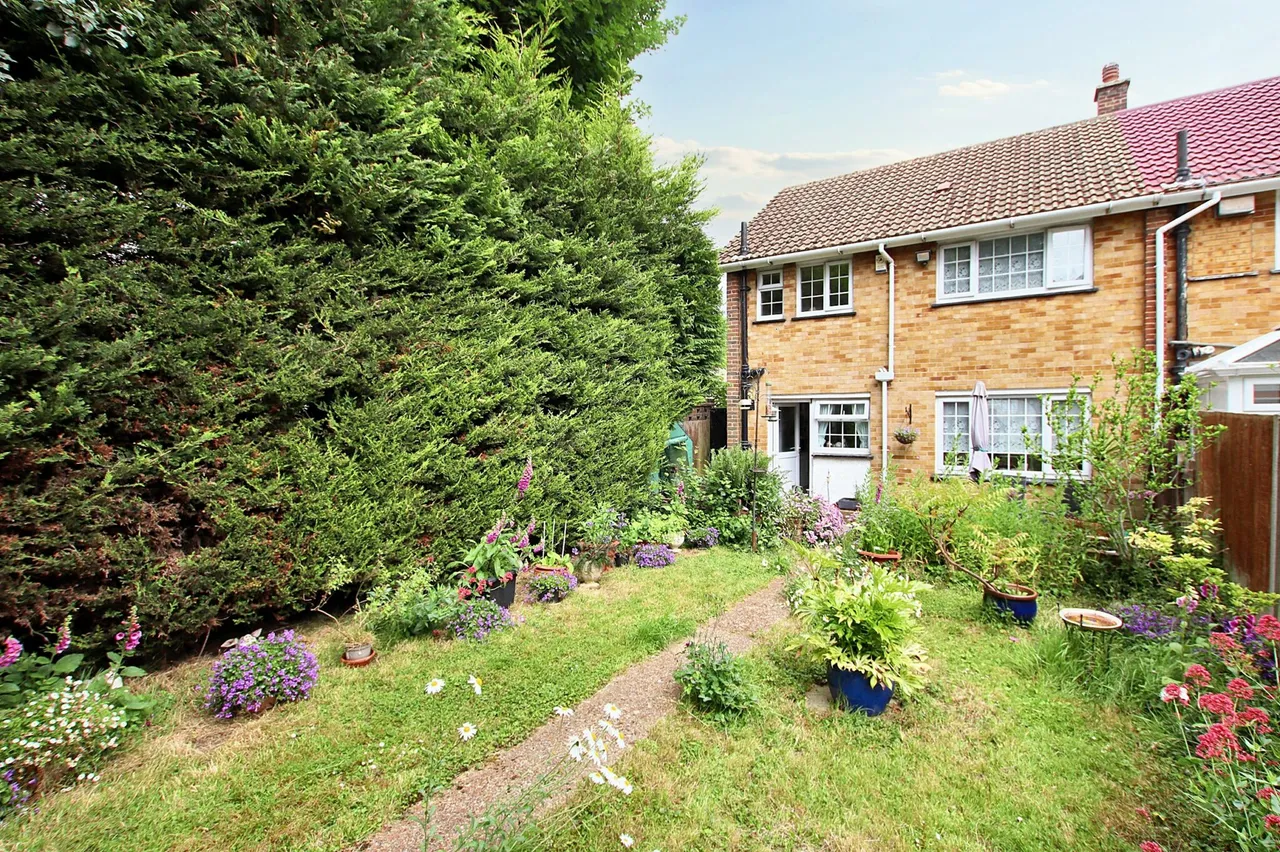 Dunsfold Way, New Addington, Croydon, Croydon, CR0 0TL, photo 8