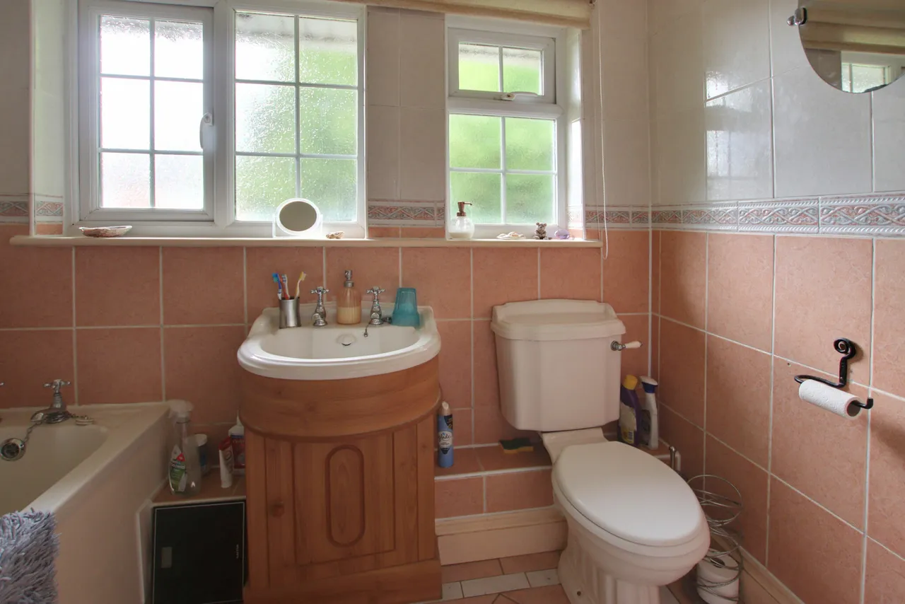 Dunsfold Way, New Addington, Croydon, Croydon, CR0 0TL, photo 12