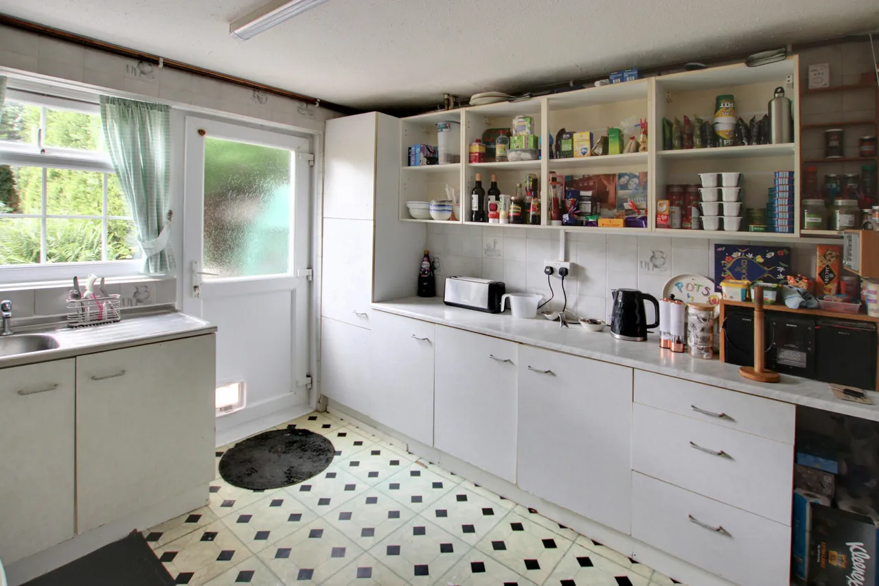 Dunsfold Way, New Addington, Croydon, Croydon, CR0 0TL, photo 5