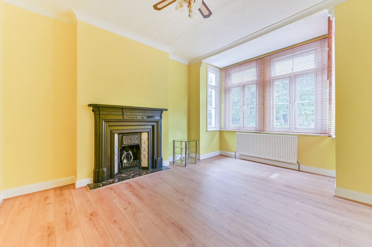 203 Grange Road, London, photo 2