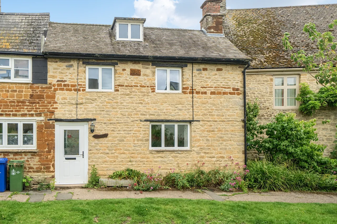 3 bed house for sale — Manor Road, Sulgrave, OX17