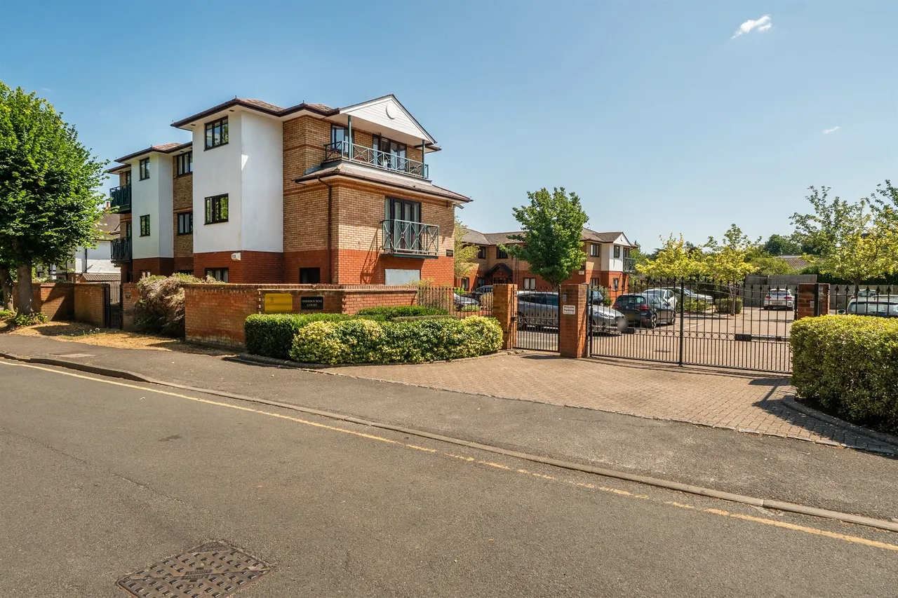2 bed flat for sale, Ludlow Road, Maidenhead, SL6