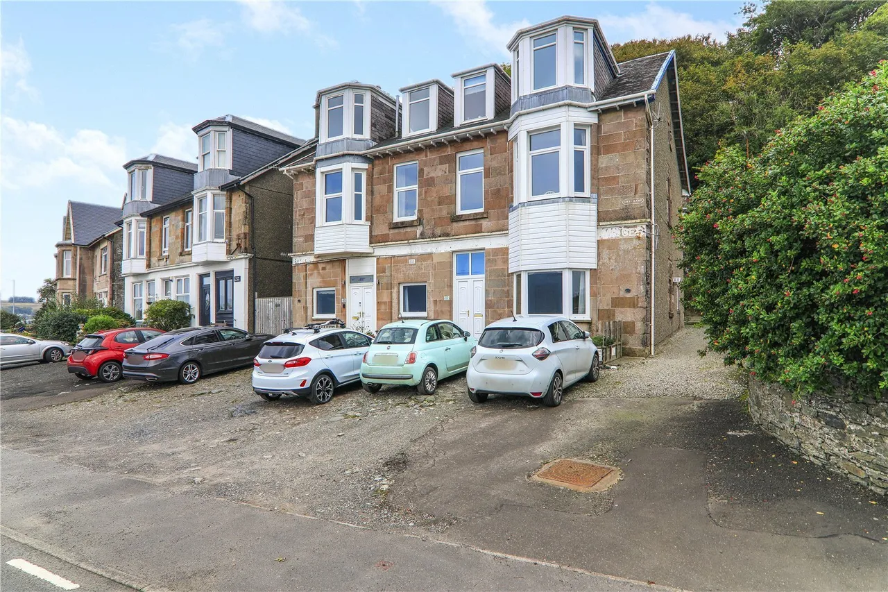 2 bed flat for sale, Shore Road, Cove, G84
