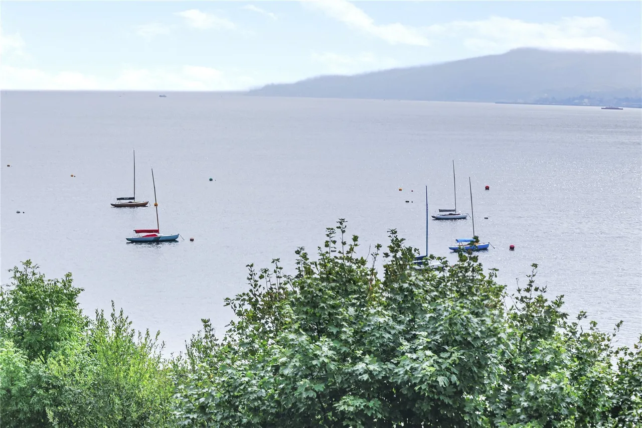 Shore Road, Cove, G84, photo 20