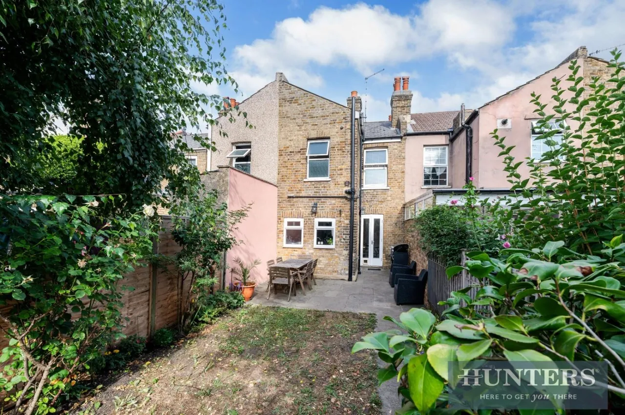Longfellow Road, Worcester Park, photo 2