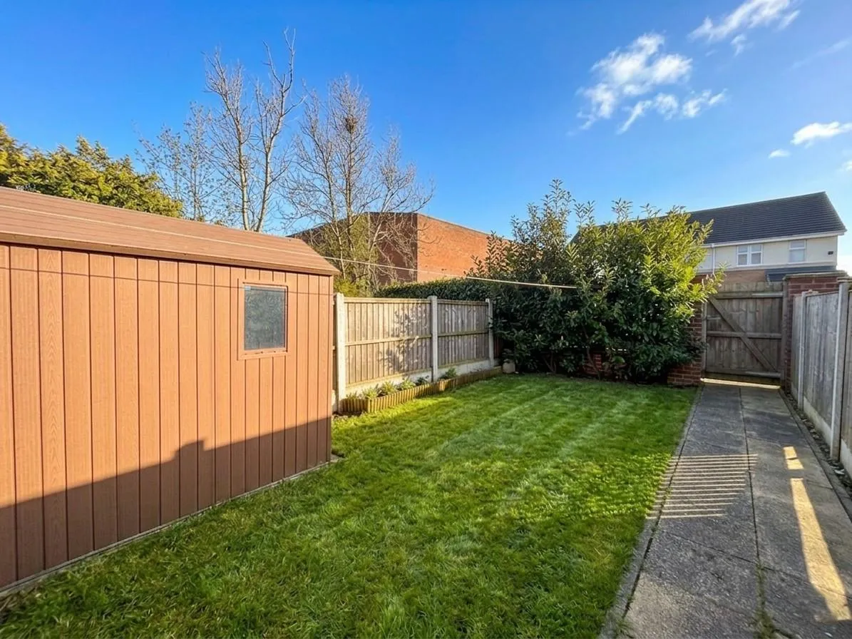 Cornfield Drive, Manchester, photo 13