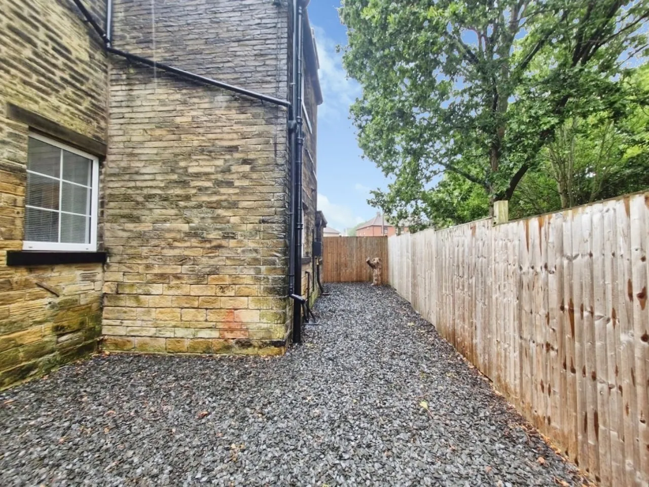Bath Lane, Bramley, Leeds, photo 12