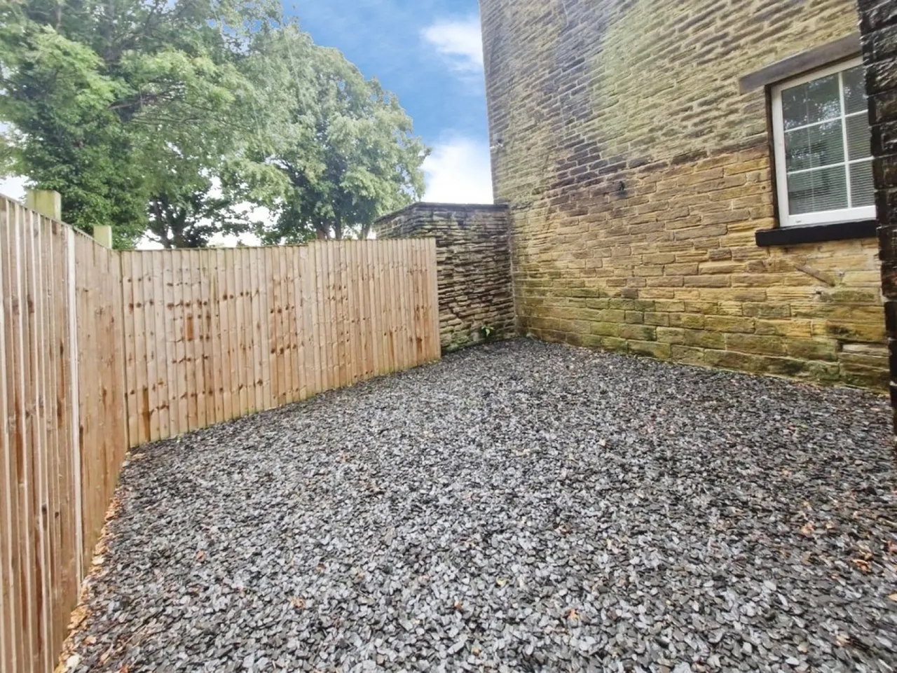 Bath Lane, Bramley, Leeds, photo 11