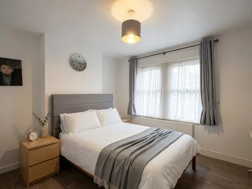 Chester Road, WD18, photo 8