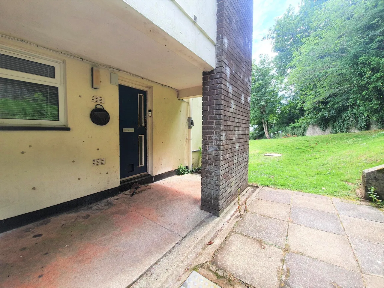 2 bed flat to rent, Crownhill Rise, TQ2