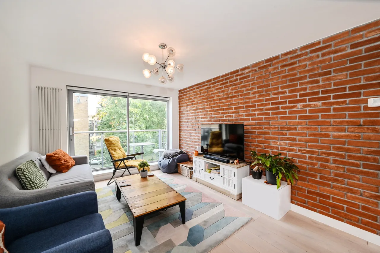 2 bed flat for sale, Ascot House, London, E14