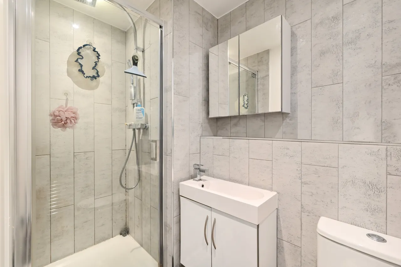 Ascot House, London, E14, photo 11