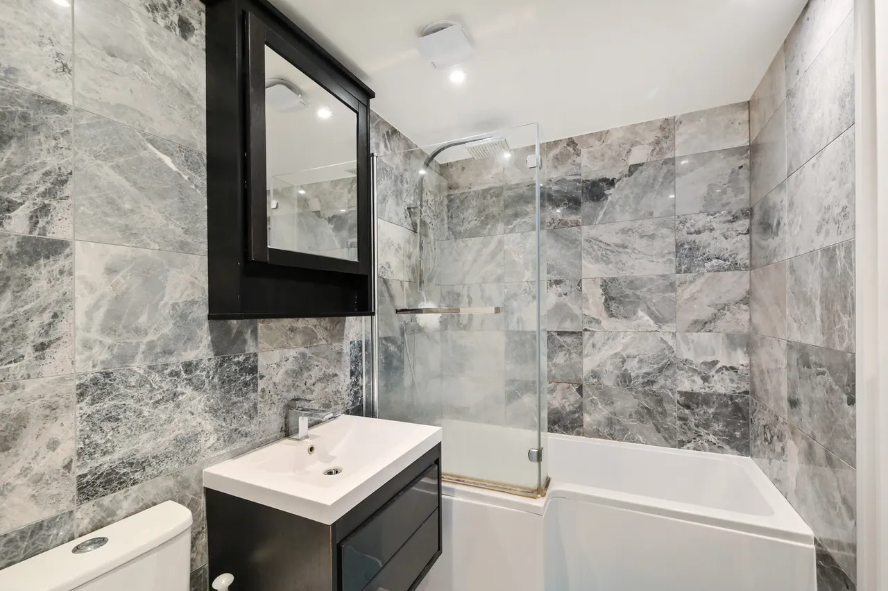 Ascot House, London, E14, photo 9