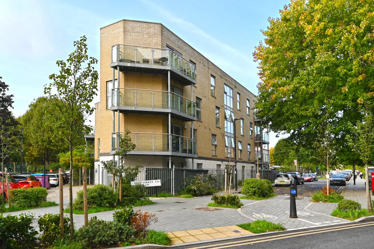 Ascot House, London, E14, photo 12
