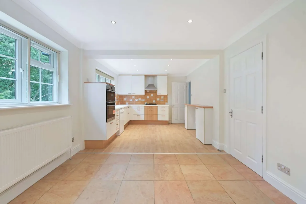 Parkfield, Chorleywood, Rickmansworth, Hertfordshire, WD3 5AZ, photo 2