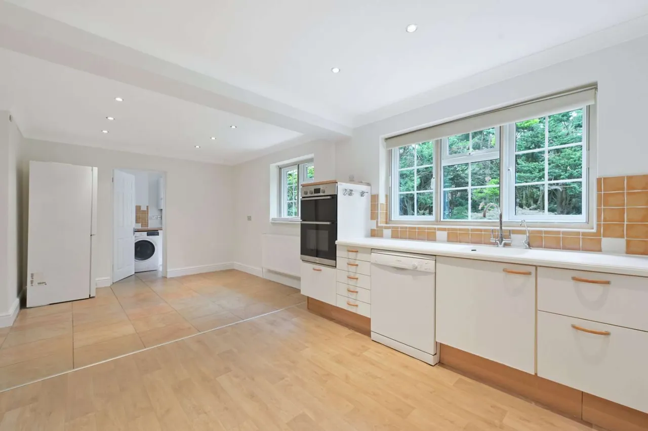 Parkfield, Chorleywood, Rickmansworth, Hertfordshire, WD3 5AZ, photo 3
