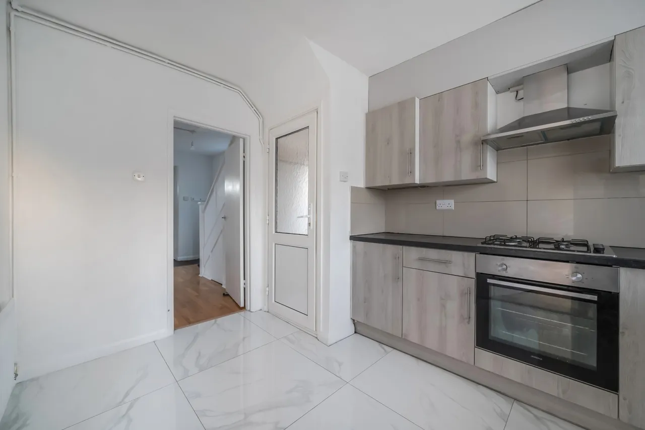 Marsh Lane, Stanmore, HA7, photo 13
