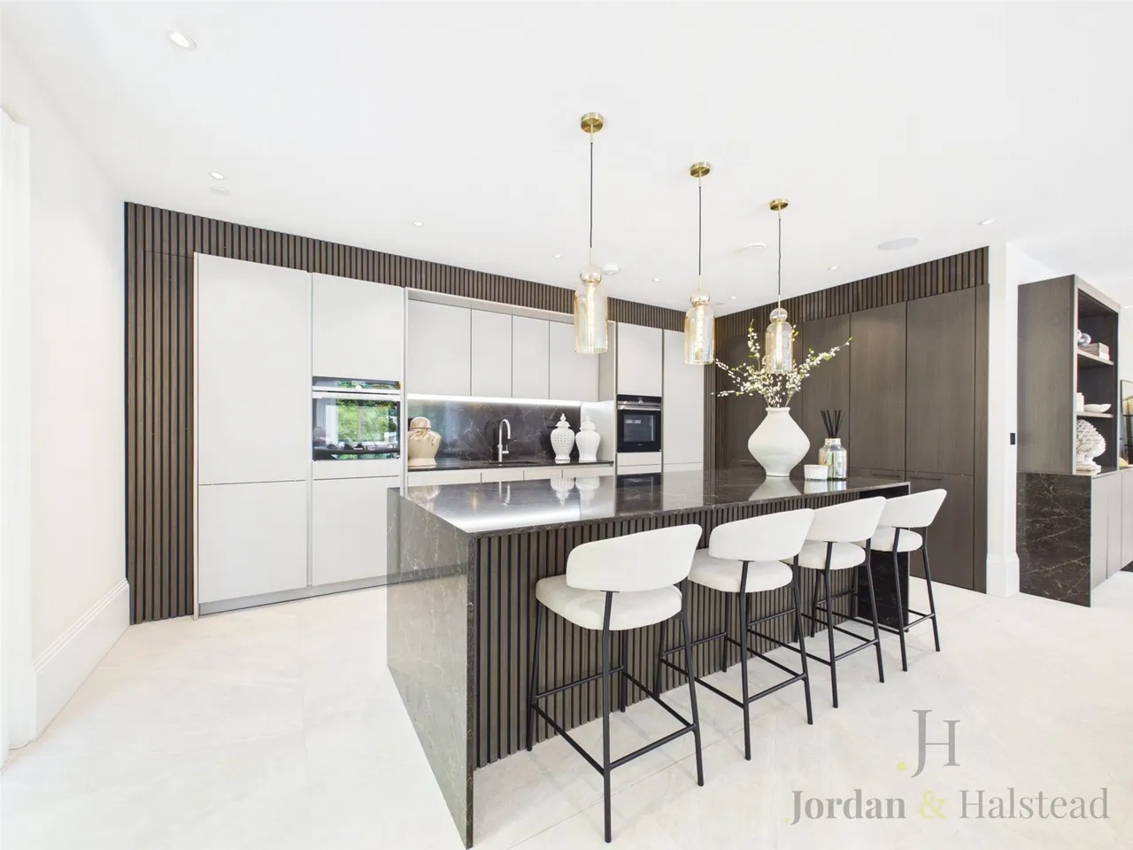 Macclesfield Road, Prestbury, Macclesfield, Cheshire, SK10 4BH, photo 2