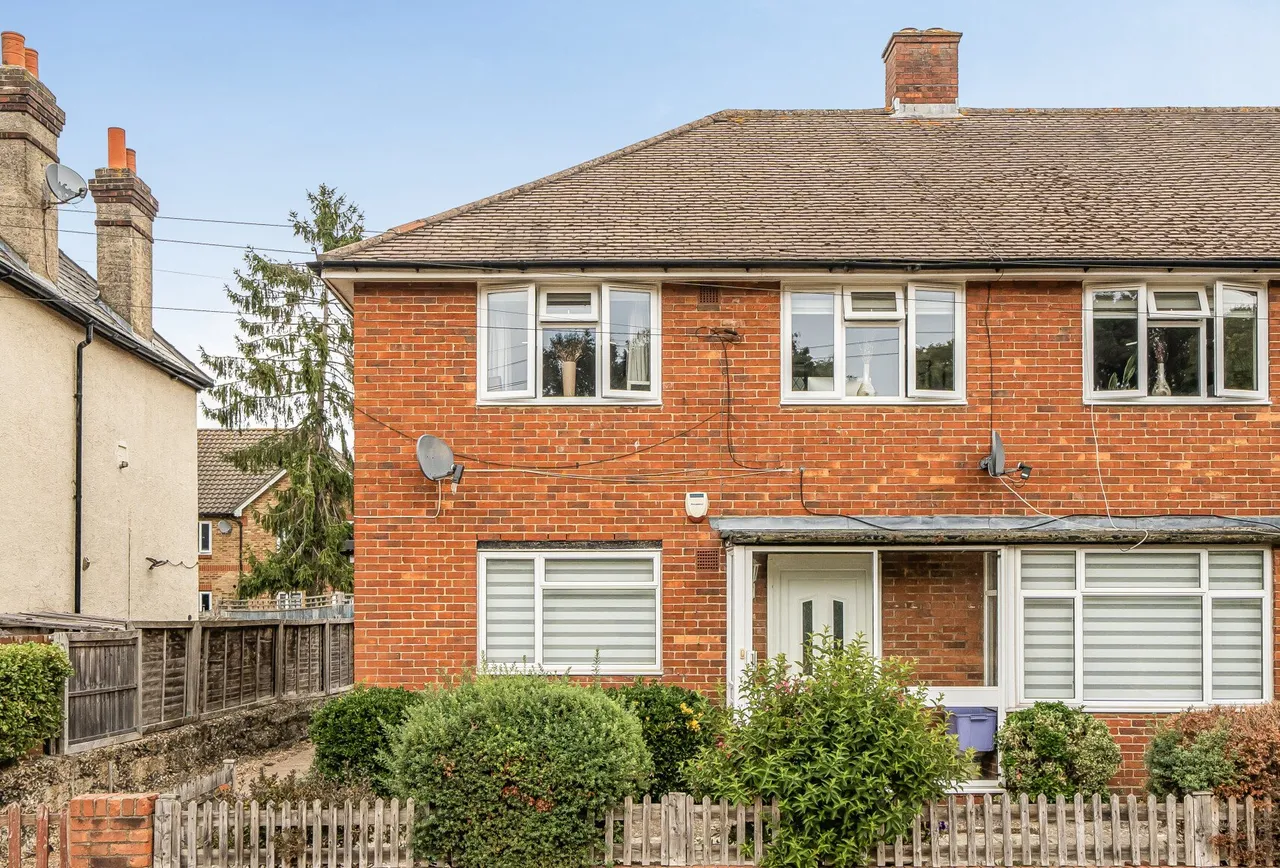 2 bed flat for sale — Commonside East, Mitcham, CR4 1HD