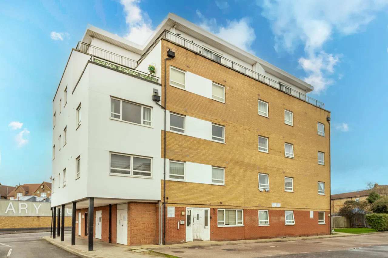 1 bed flat for sale — 17 Butterfly Court, 1 Elderberry Way, London
