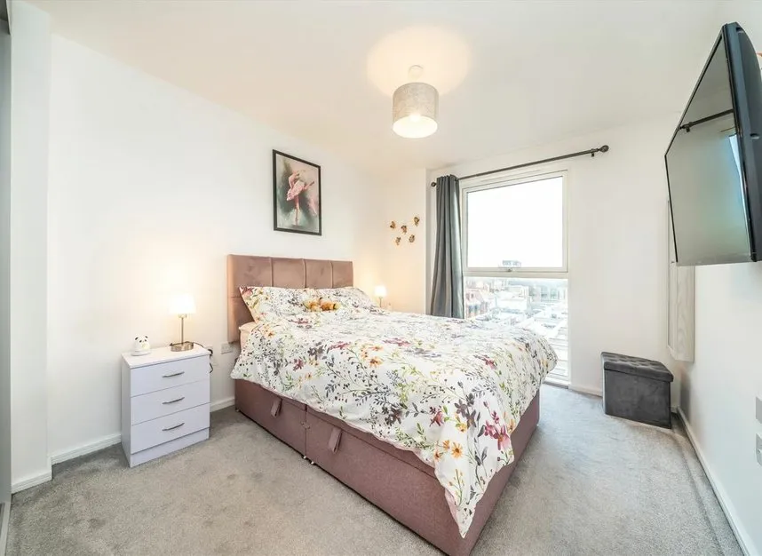Selbourne Avenue, Hounslow, TW3, photo 4