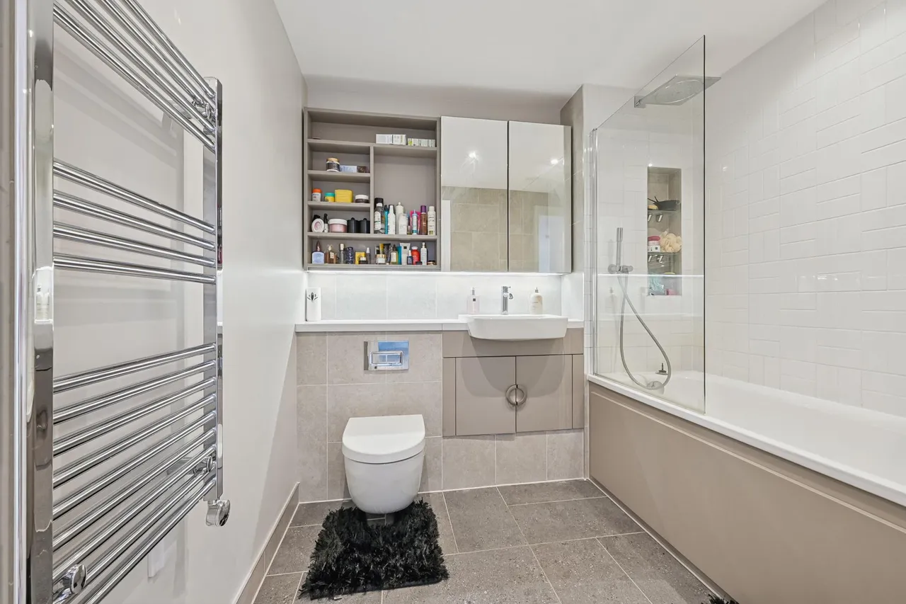 Pilkington Terrace, SE28, photo 8