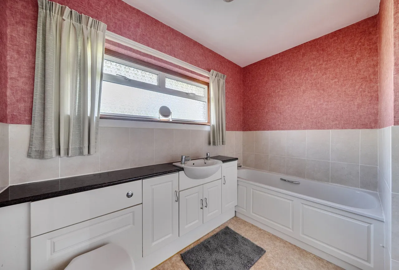 West Road, Somerset, Midsomer Norton, BA3 2TD, photo 4