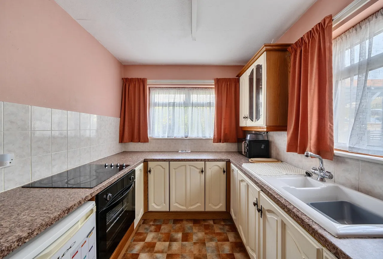 West Road, Somerset, Midsomer Norton, BA3 2TD, photo 8