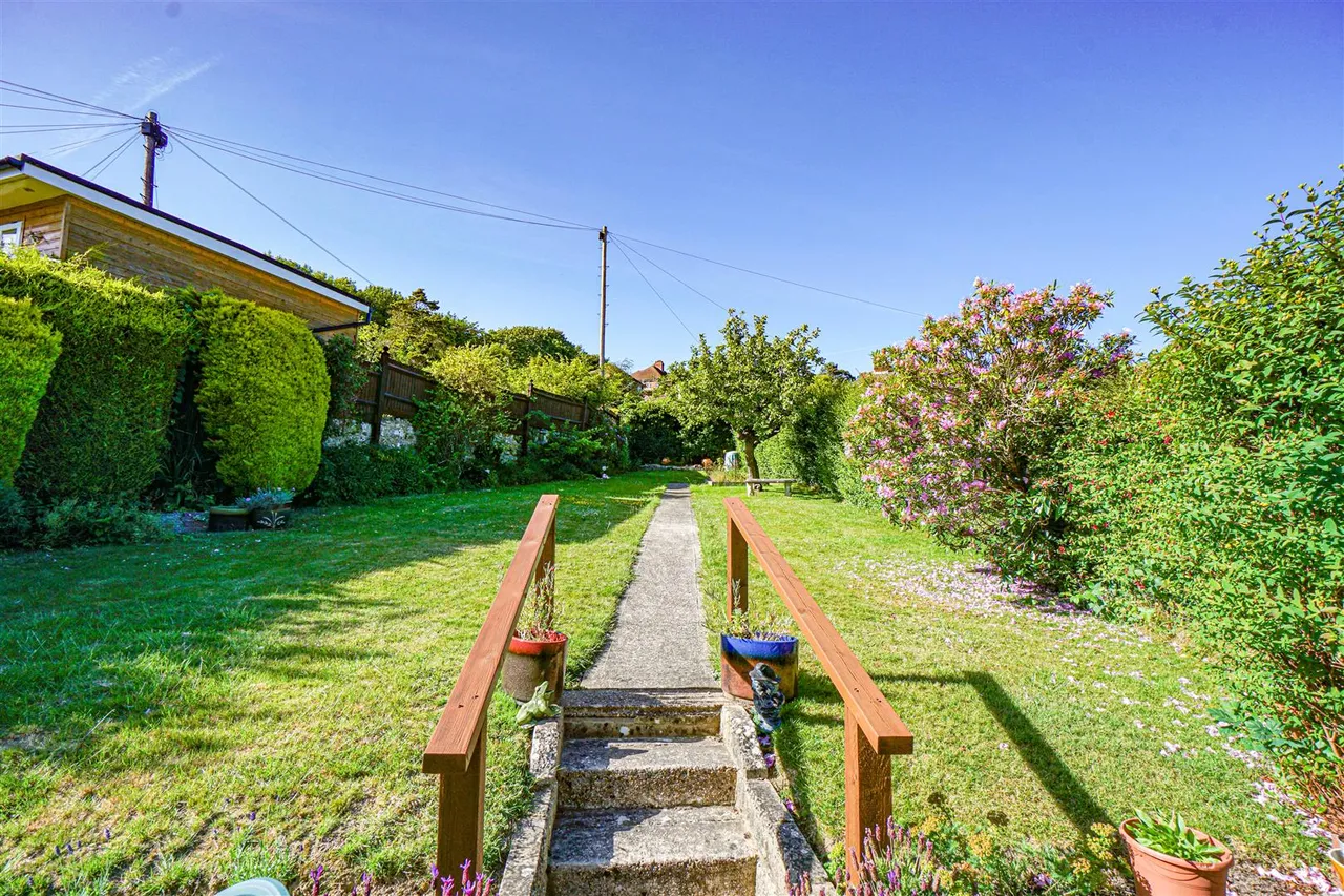 Ochiltree Road, Hastings, photo 17