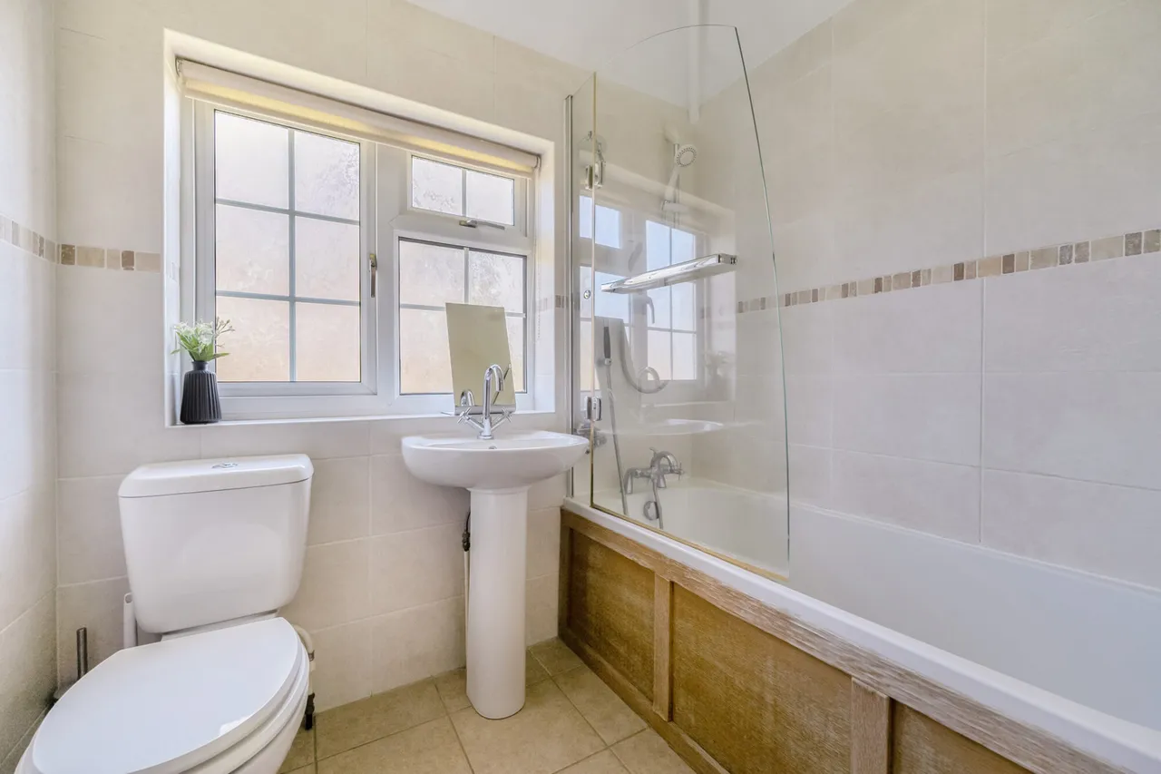 Elizabeth Way, Stoke Poges, SL2, photo 10