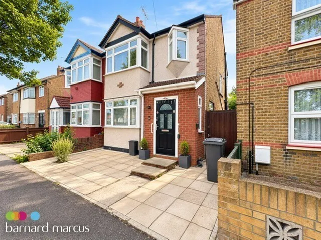 Tachbrook Road, Feltham, TW14, photo 10