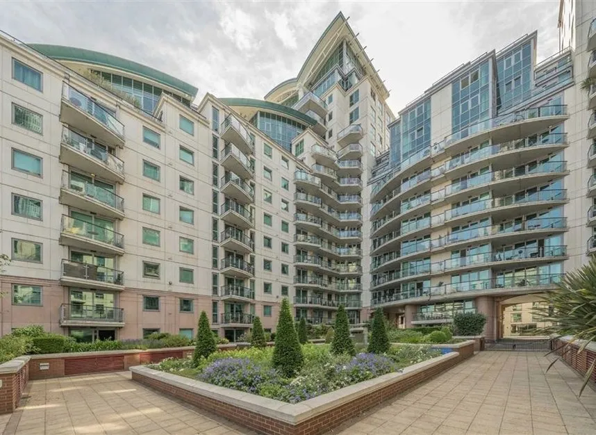 2 bed flat to rent, St. George Wharf, Vauxhall, SW8
