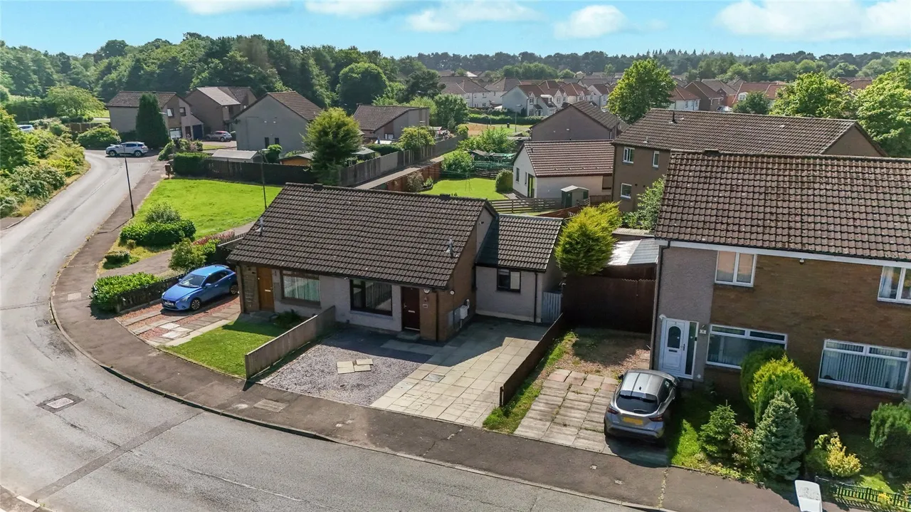 Gavin Place, Livingston, West Lothian, EH54, photo 18