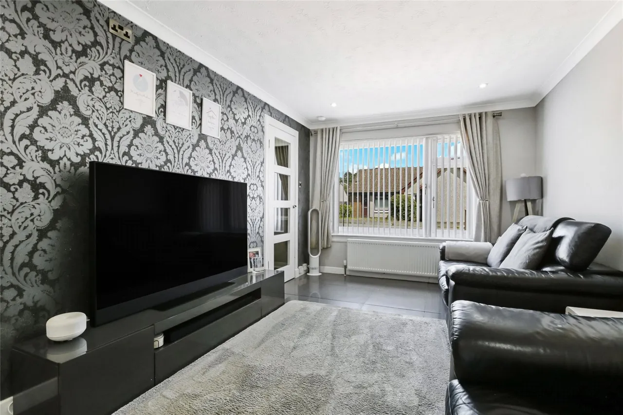 Gavin Place, Livingston, West Lothian, EH54, photo 2