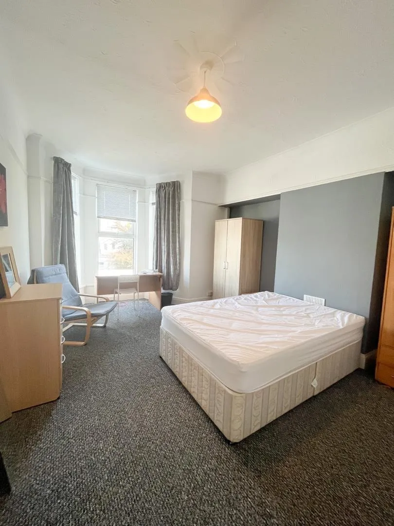 Alexandra Road, Mutley, photo 7