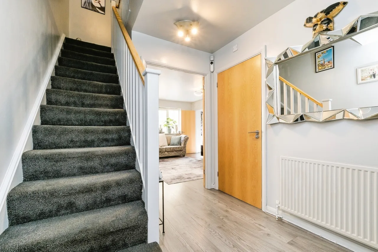 Retreat Way, Chigwell, Essex, IG7, photo 2