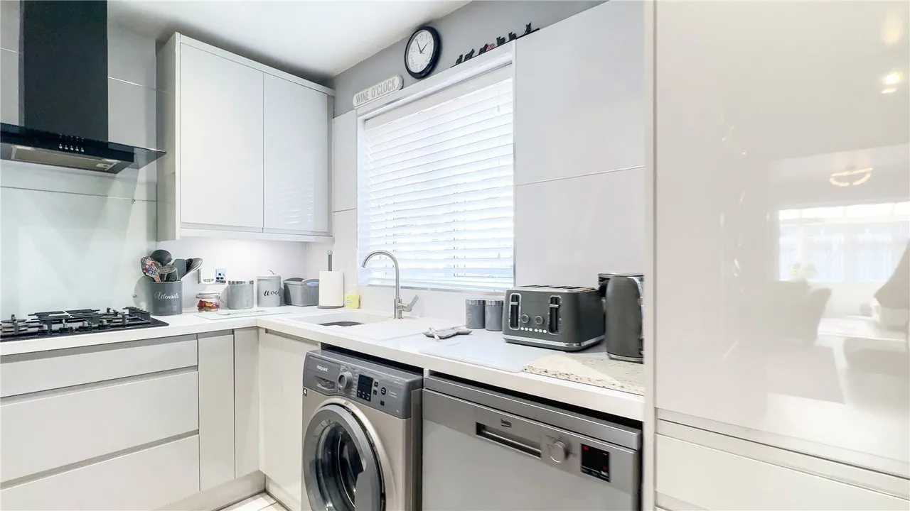 Retreat Way, Chigwell, Essex, IG7, photo 4