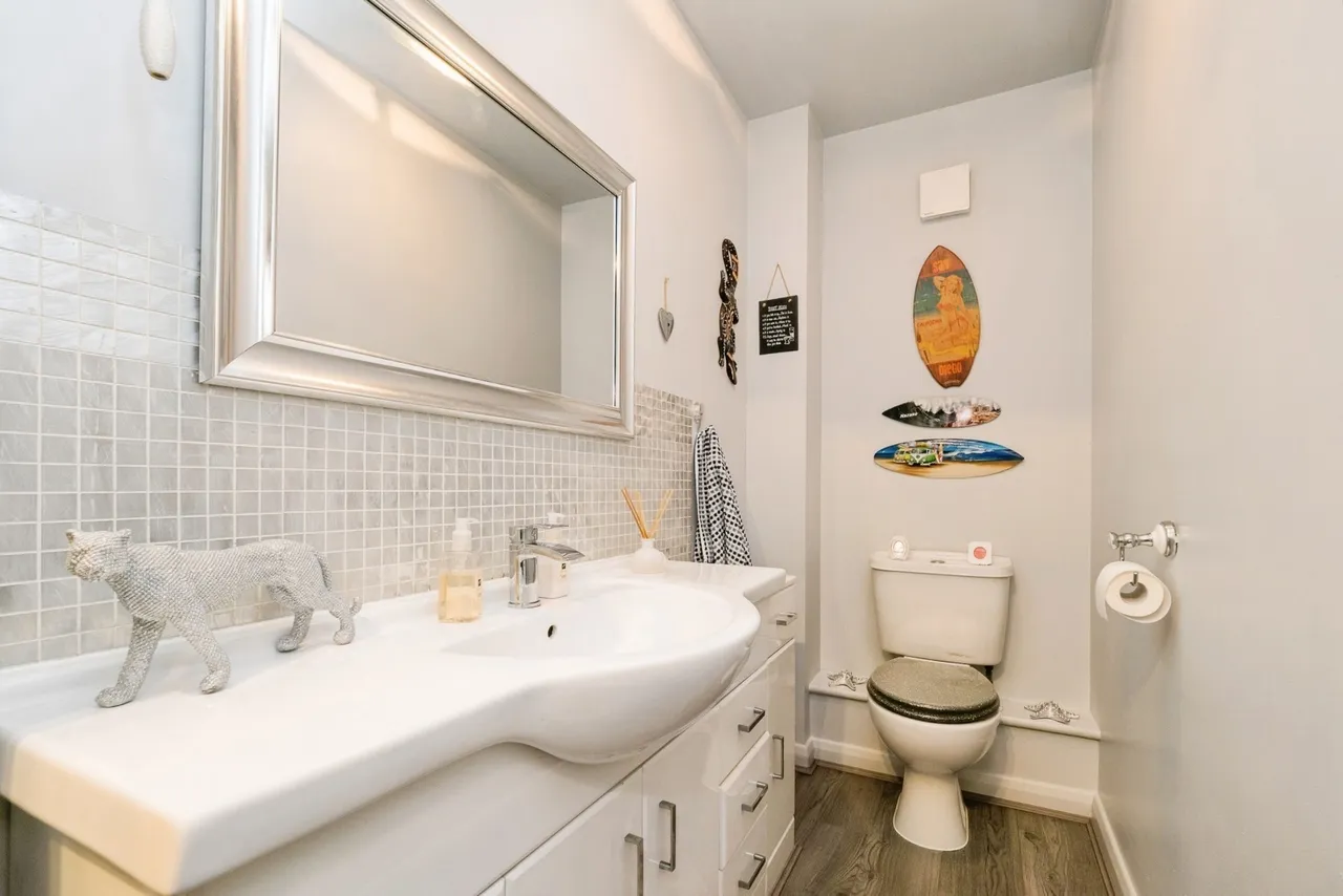 Retreat Way, Chigwell, Essex, IG7, photo 11